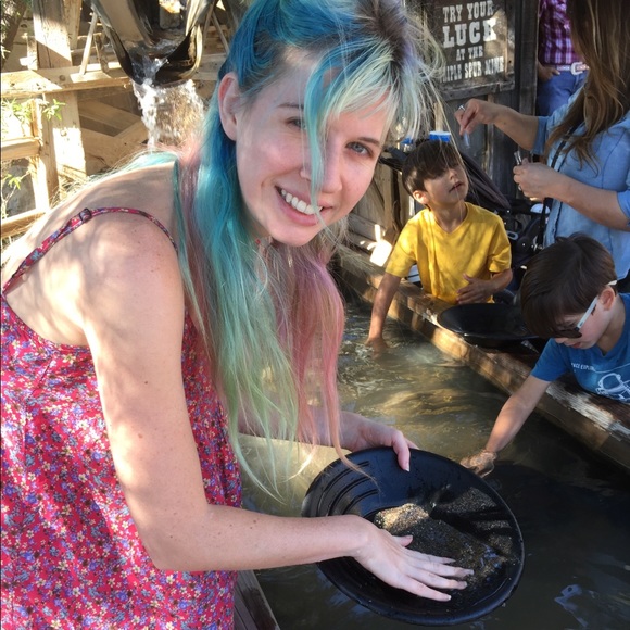 Meet your Posher, Sarah - Picture 4 of 5